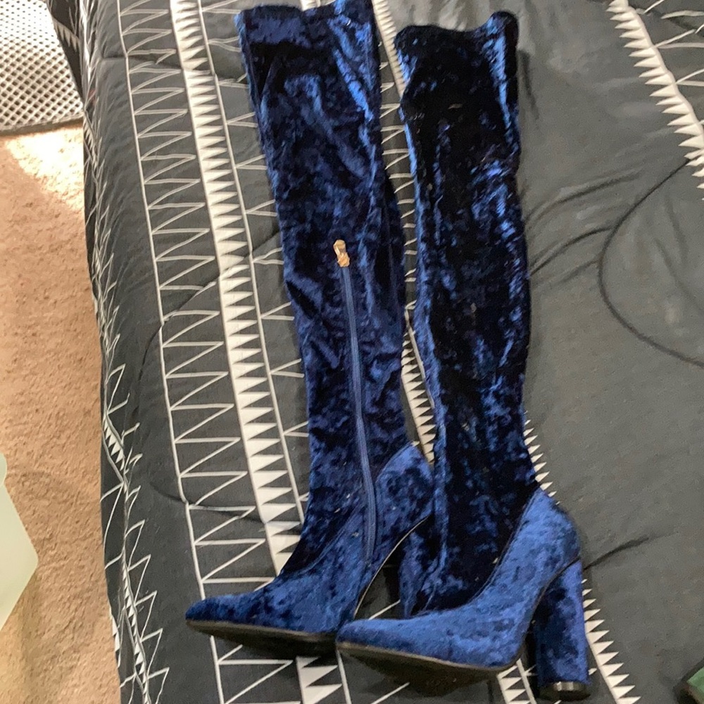Size 7 blue boots